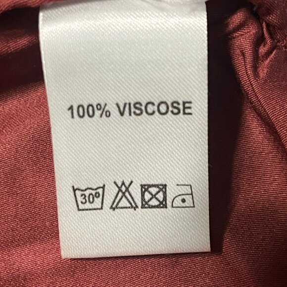 SANI Burgundy Crop Top Size Small - Picture 8 of 8